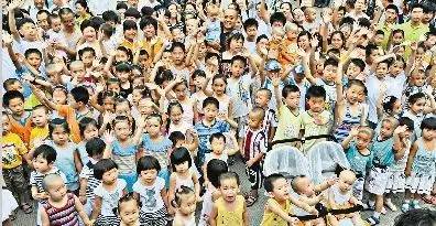 全城召集100名双胞胎宝贝，来松松小镇吃喝玩乐｜另有30张套票免费领