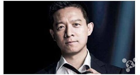 威威趣谈:互联网大佬再聚首感情深一口闷