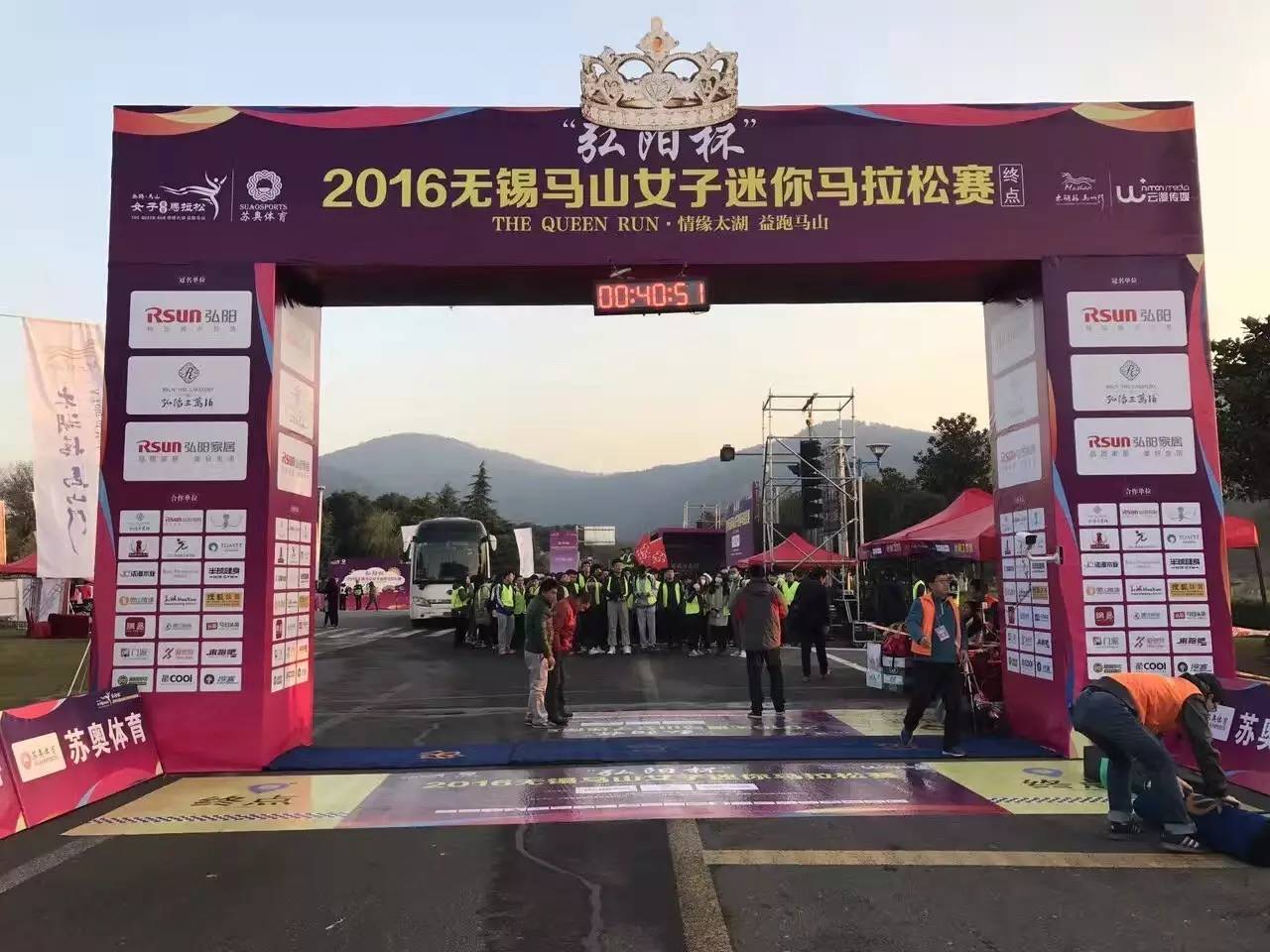 五千美女奔跑在山水画廊中是怎样一种感受?今天无锡又有一场马拉松,连奥运冠军都来啦!