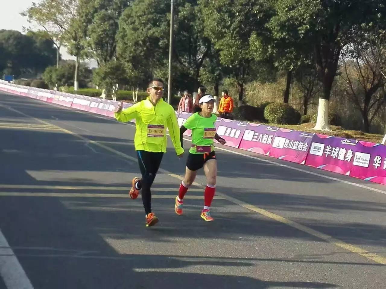 五千美女奔跑在山水画廊中是怎样一种感受?今天无锡又有一场马拉松,连奥运冠军都来啦!