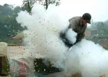 正安老行当：爆米花匠的铁罐罐