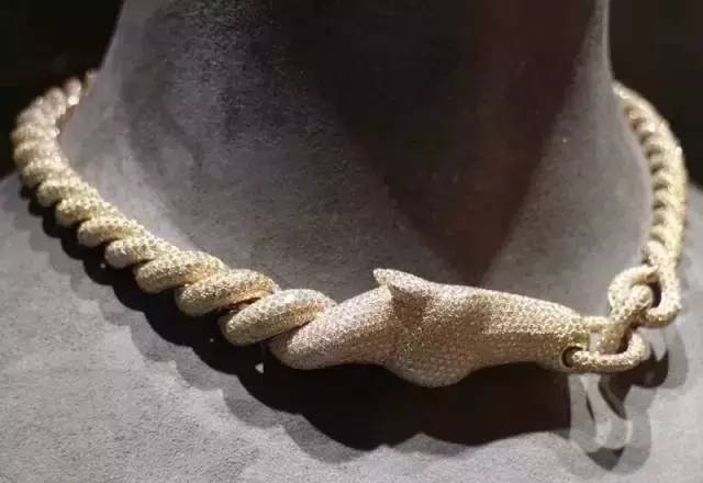 纪梵希设计师,阿玛尼设计师纪梵希