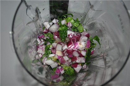 豆浆机做猪皮冻最正宗的做法,豆浆机熬猪皮冻最正确的方法