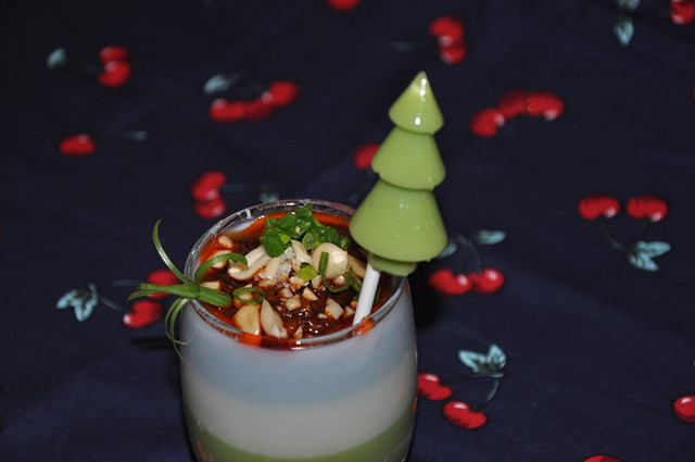 豆浆机做猪皮冻最正宗的做法,豆浆机熬猪皮冻最正确的方法