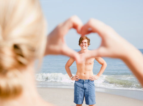 6个迹象表明:女生愿意与你同床共枕