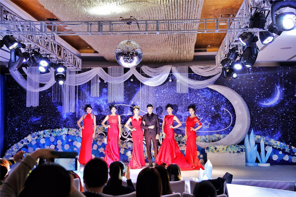 鎬︾劧鏄熷姩澶у,鎬︾劧鏄熷姩濠氱罕