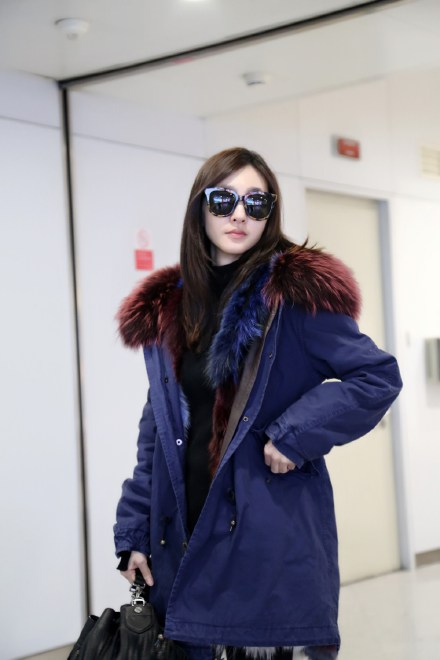 宋茜和周冬雨街拍,宋茜周冬雨穿衣搭配