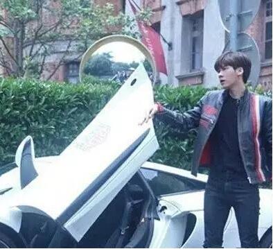 李易峰相貌变化,李易峰现实生活抽烟