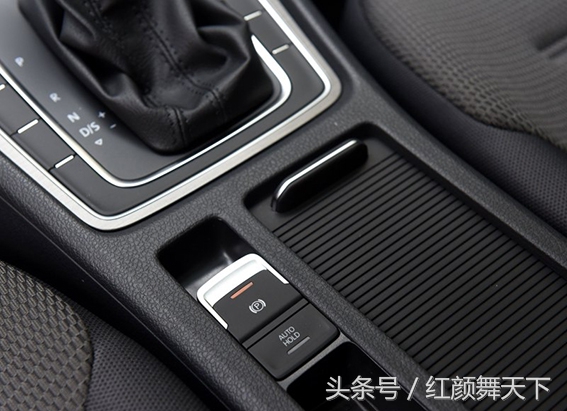 2016款高尔夫登场,高配几乎变标配,爽!