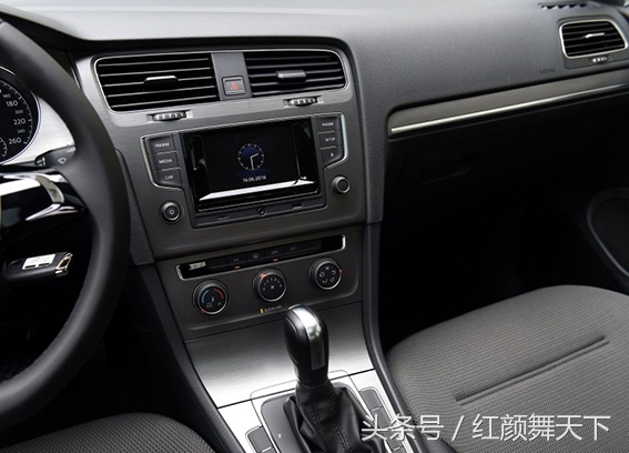 2016款高尔夫登场,高配几乎变标配,爽!