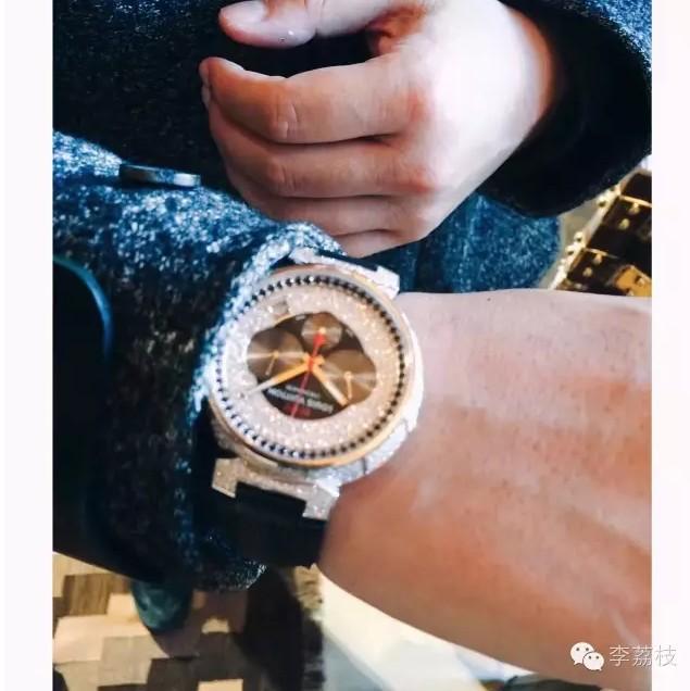 我在LV展价值20万人民币的箱子上吃了一顿老北京饺子