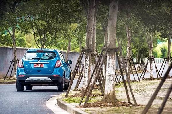 别克昂科拉四驱精英版试驾,别克昂科拉20tcvt豪华型试驾