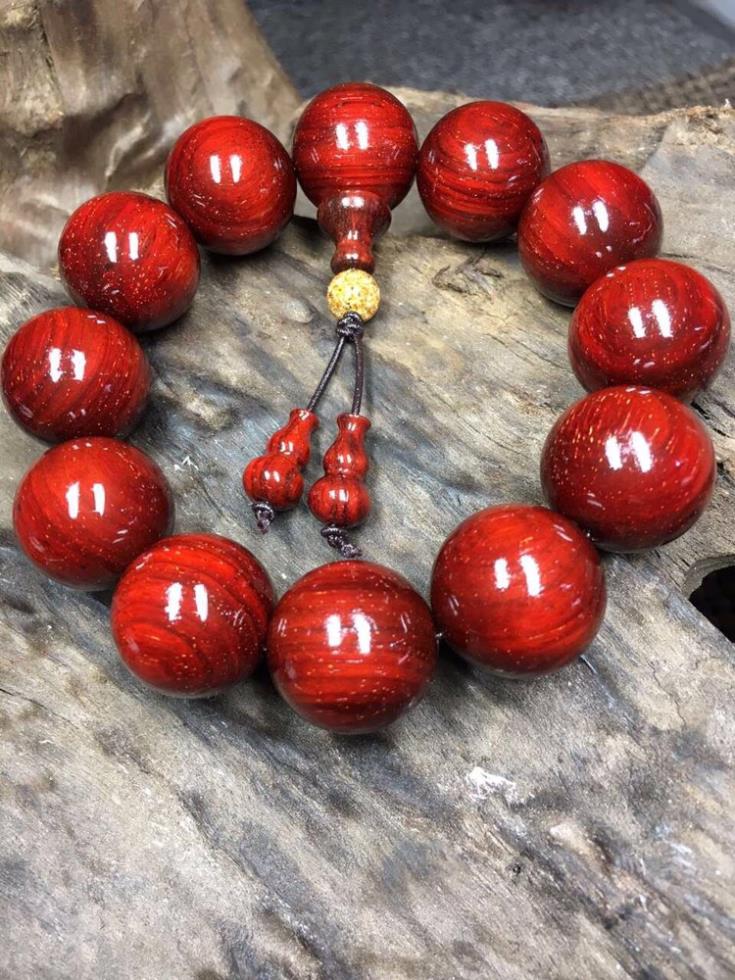 小叶紫檀网购哪家的比较好,网购的小叶紫檀手串怎么样