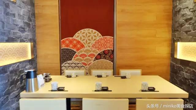 一口一个日式寿司,来一口大乌冬面