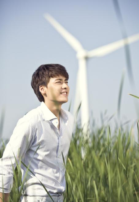 李易峰相貌变化,李易峰现实生活抽烟