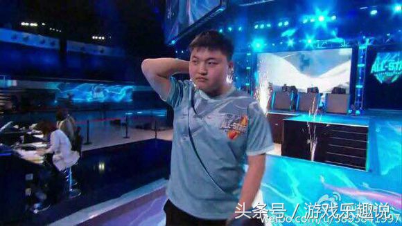 小狗欢喜厂长忧,明凯克隆赛成全明星专用足球!小狗冠军免黑十天