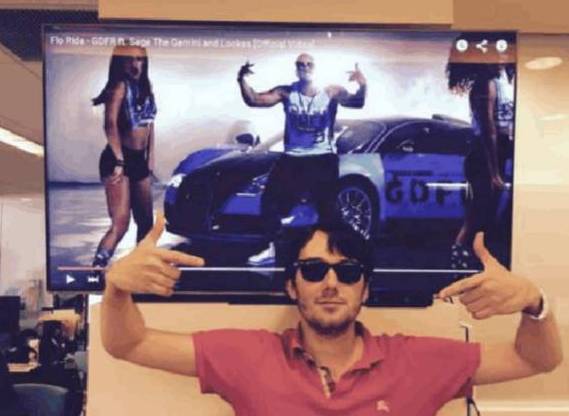 华裔中学生20美元破解救命药，奸商卖11万天价