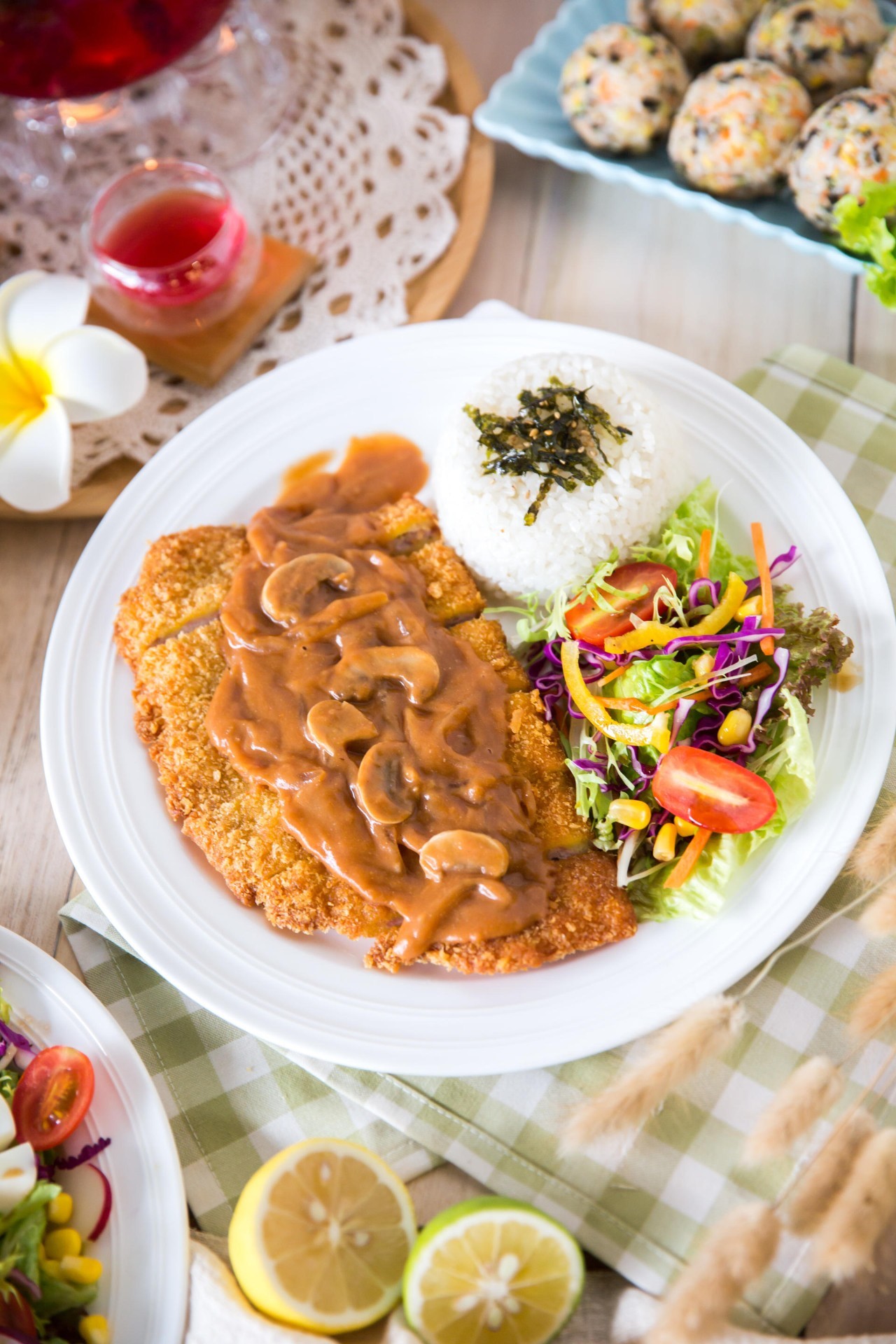 闺蜜聚会去哪好？来「GUMIHO」几个女孩把饰品店开在咖啡馆