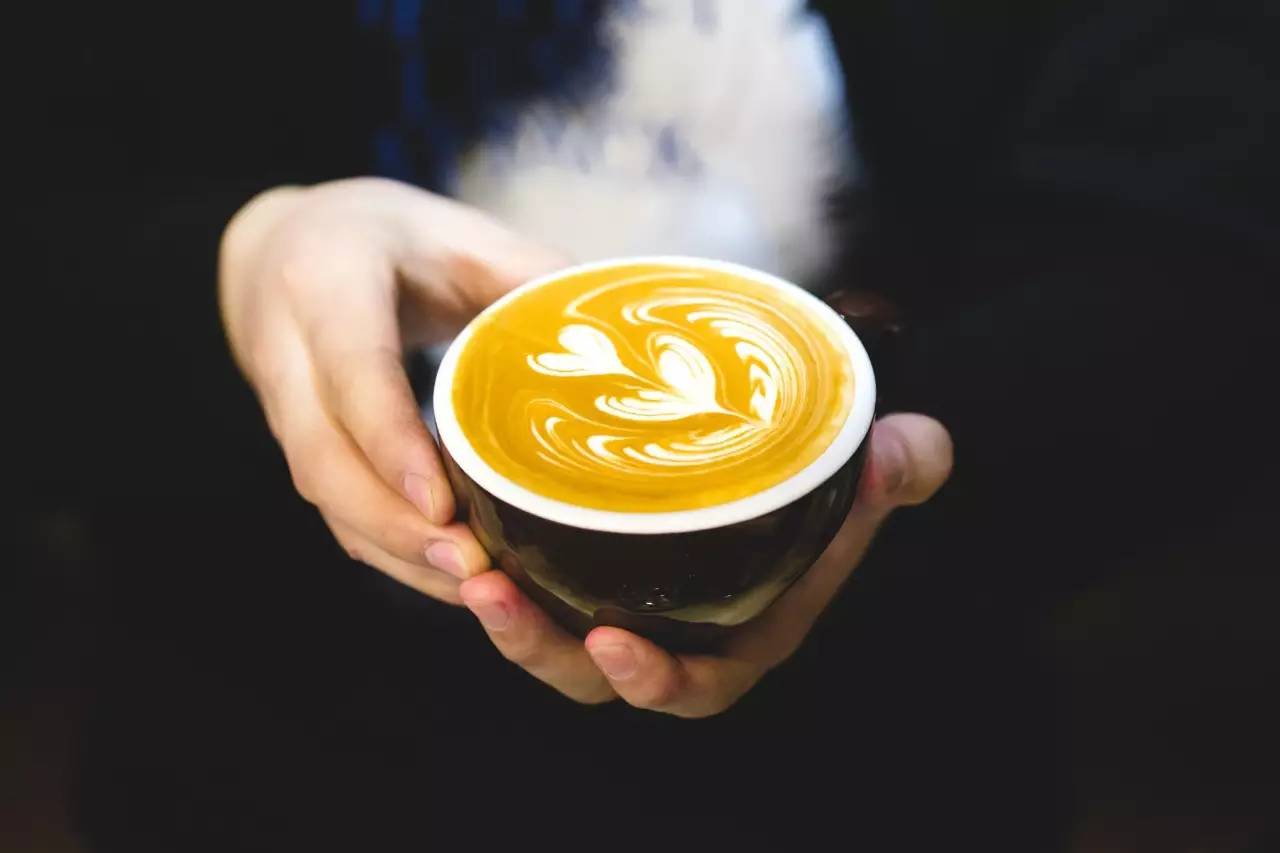 闺蜜聚会去哪好？来「GUMIHO」几个女孩把饰品店开在咖啡馆