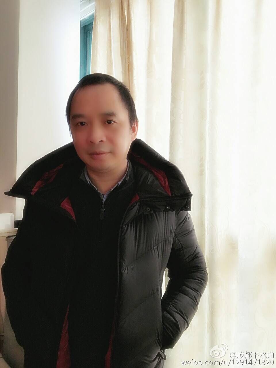 人民日报首为医生“炫富”站台!万元“羽绒哥”到底碍了谁的眼?