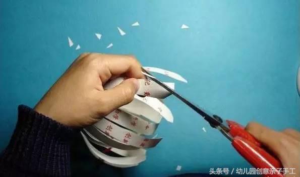 幼儿园元旦手工兔子灯笼制作,卡纸元旦灯笼手工制作幼儿园