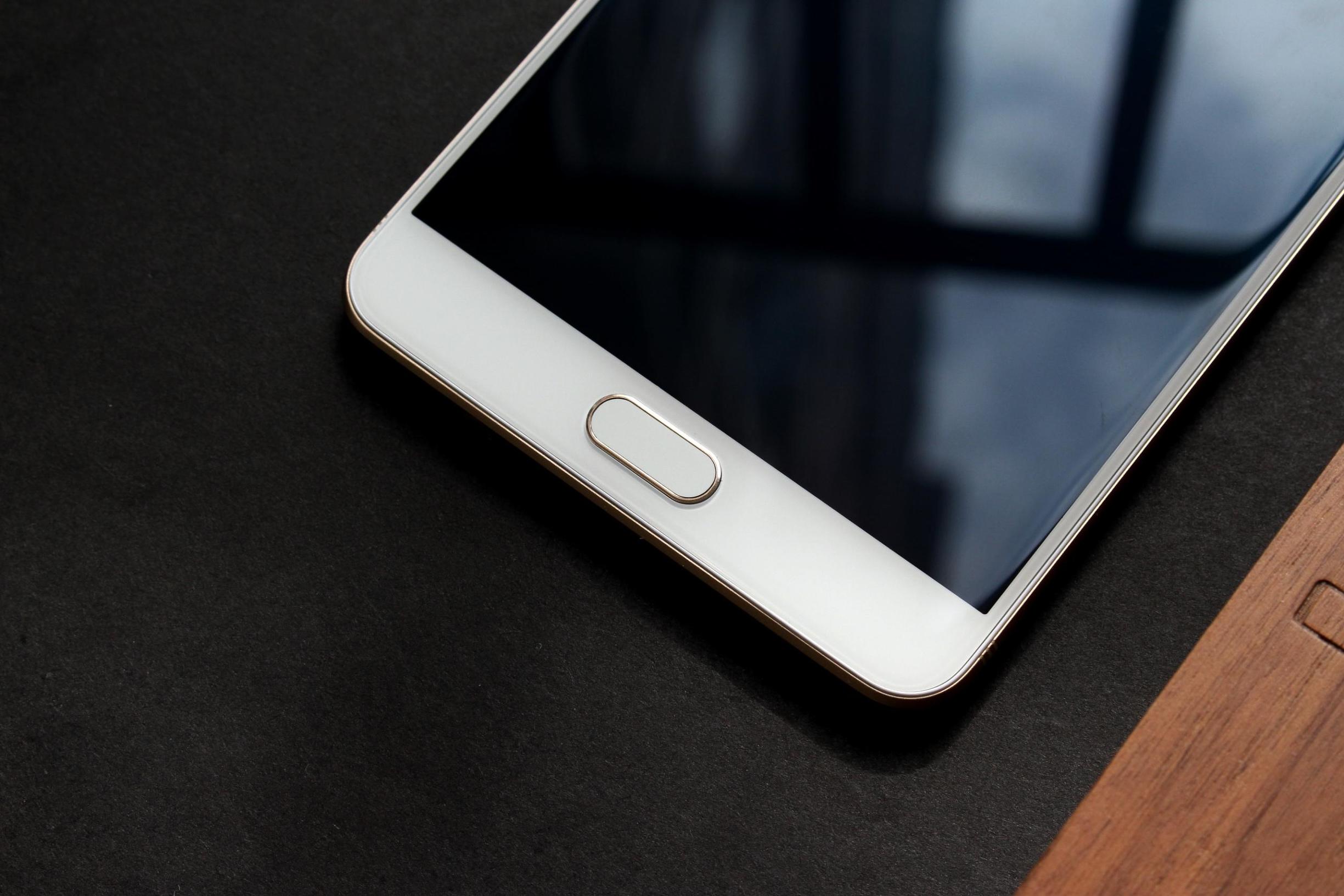 大屏续航高拍照好,三星galaxyc9pro现在还能用吗