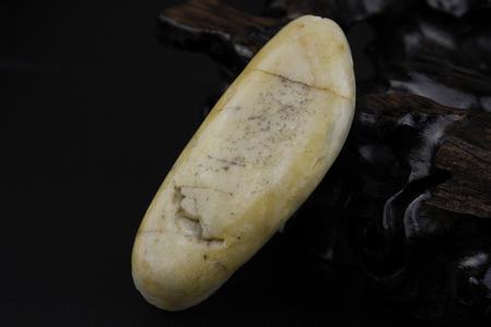 当心!你天价买来的可能只是一块石头