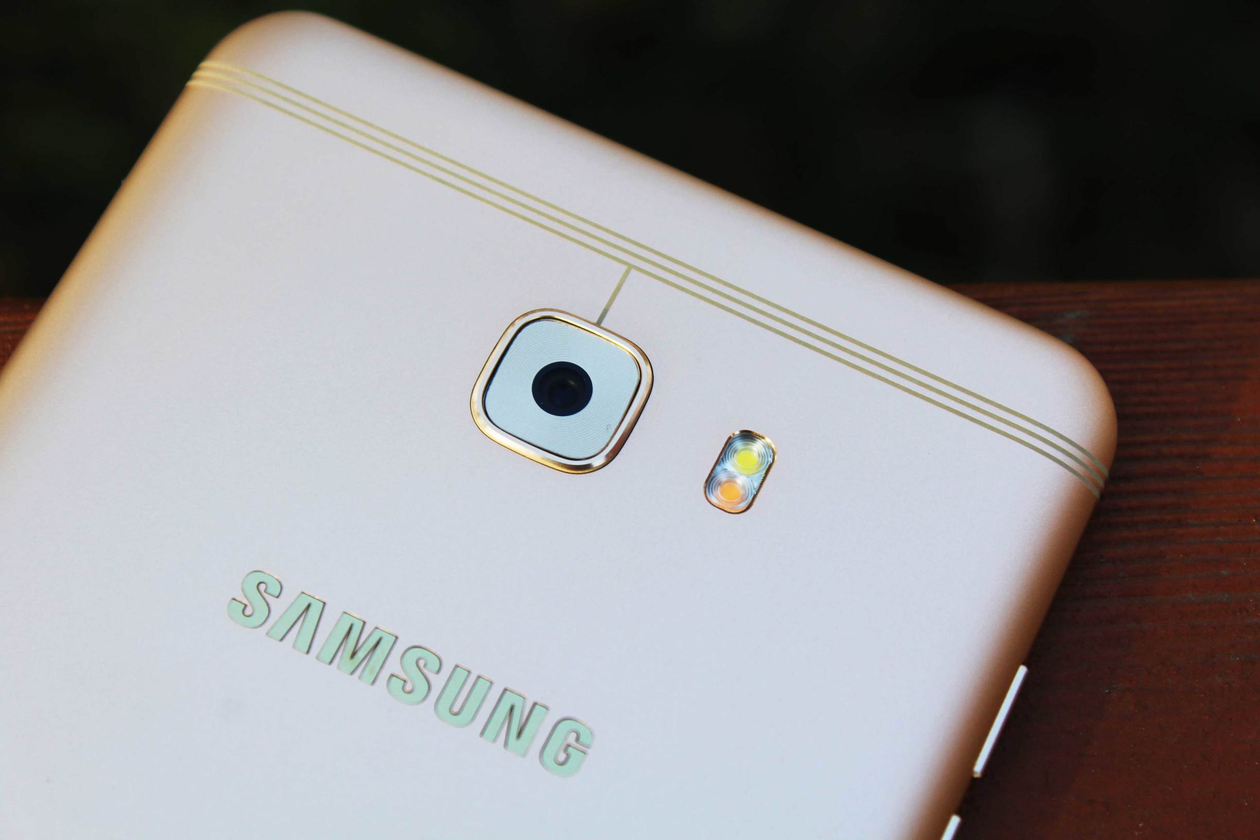 三星galaxyc9pro多少钱,三星旗舰手机性价比最高的