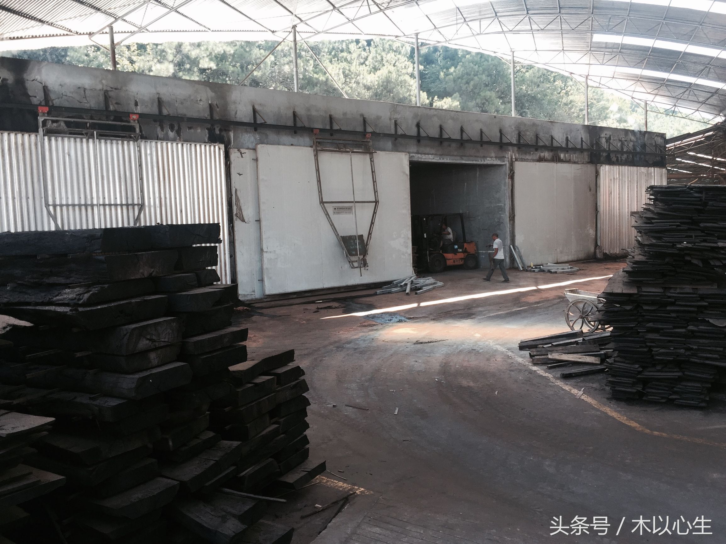 红木家具开裂属于正常吗,红木家具开裂原因