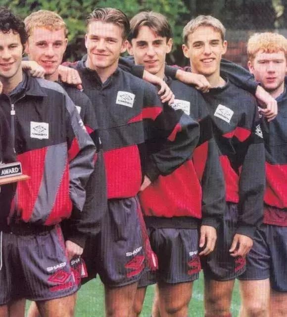 谢谢你一直陪我踢球,曾经陪你踢足球的兄弟