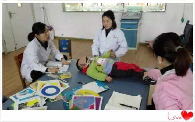 “孩子们，我们看你们来啦”，有爱的人做着有爱的事