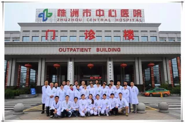 “孩子们，我们看你们来啦”，有爱的人做着有爱的事