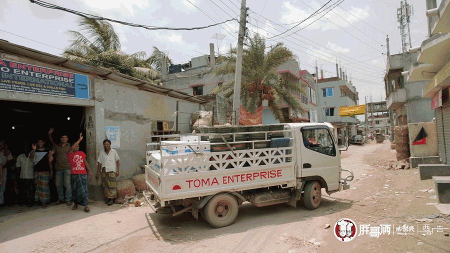 200多家分店的“神级BOSS”，凭一锅肉蟹煲刷爆全国朋友圈