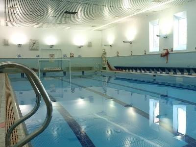 冬泳恢复体温消耗热量,冬泳可以锻炼意志和提升免疫力