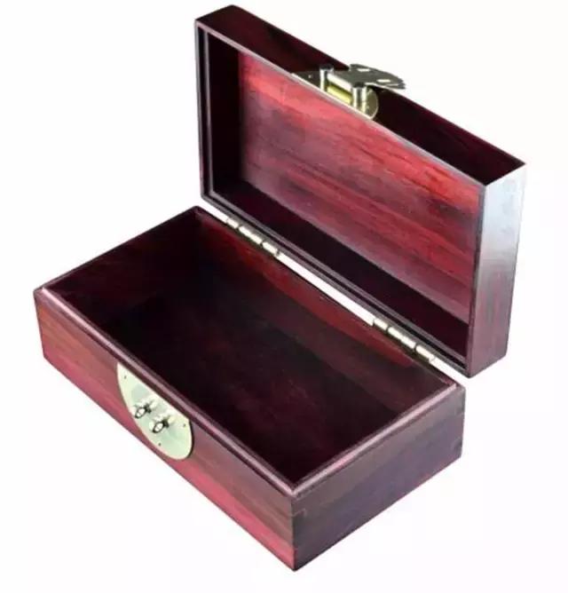 真正的紫檀树,真正的紫檀木材