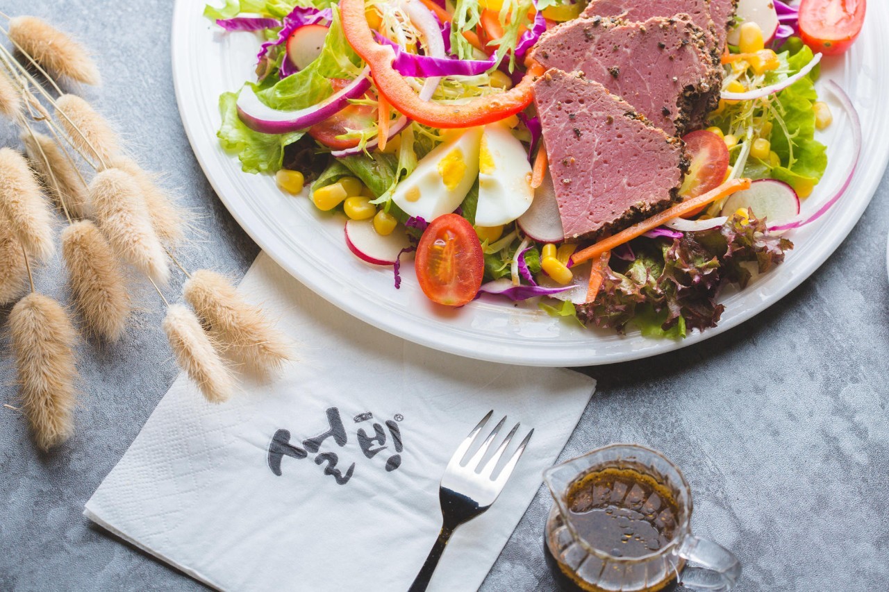 闺蜜聚会去哪好？来「GUMIHO」几个女孩把饰品店开在咖啡馆