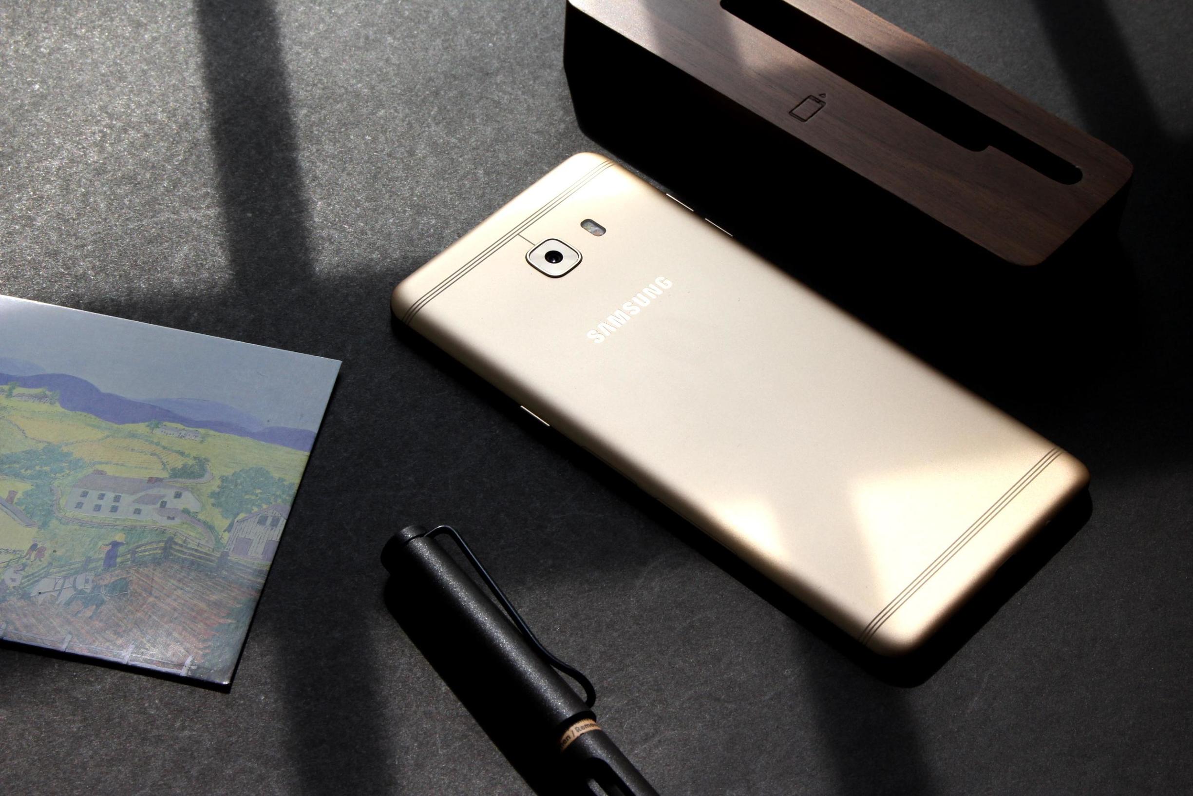 大屏续航高拍照好,三星galaxyc9pro现在还能用吗