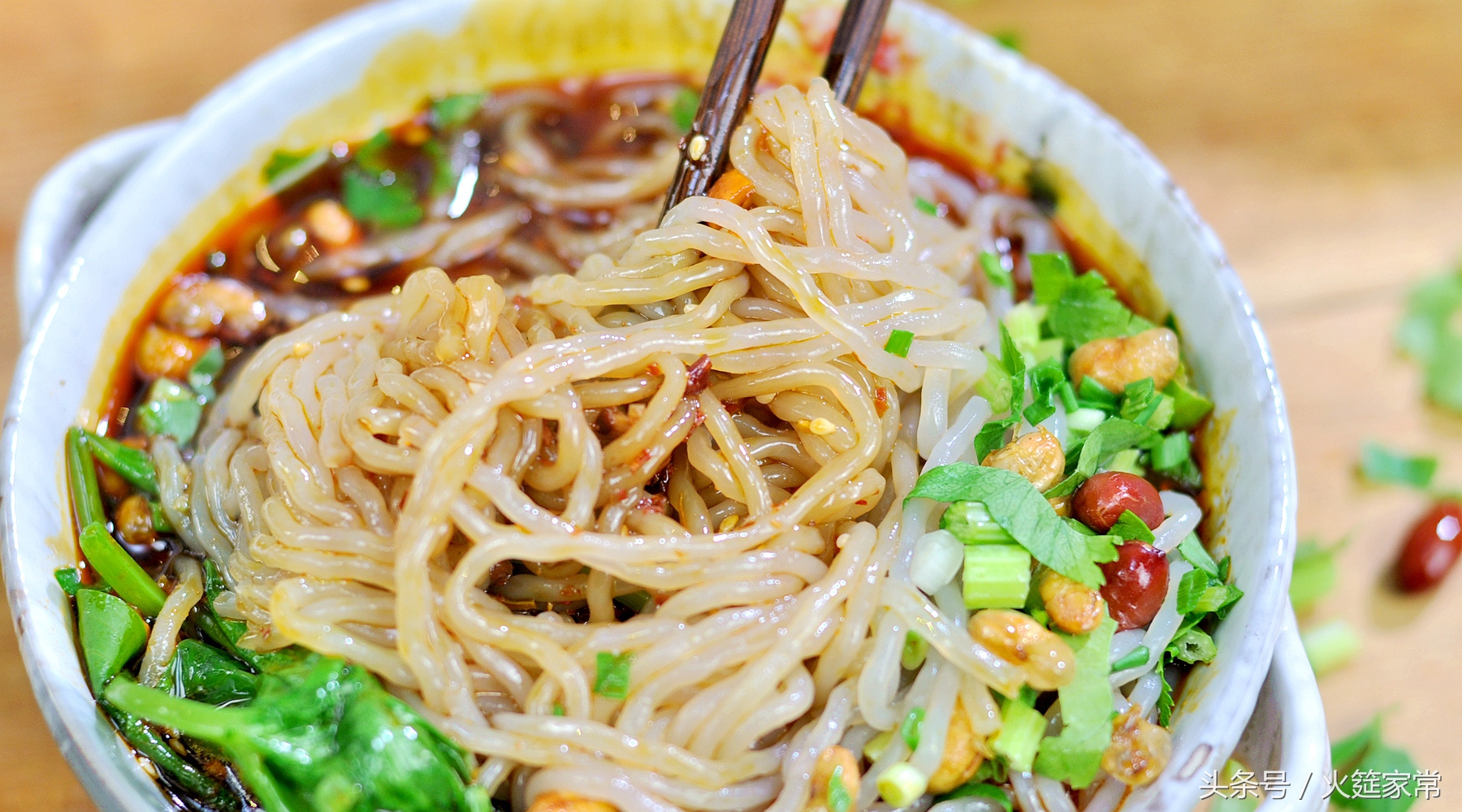 酸辣粉的十句口诀,怎么样的酸辣粉才算正宗