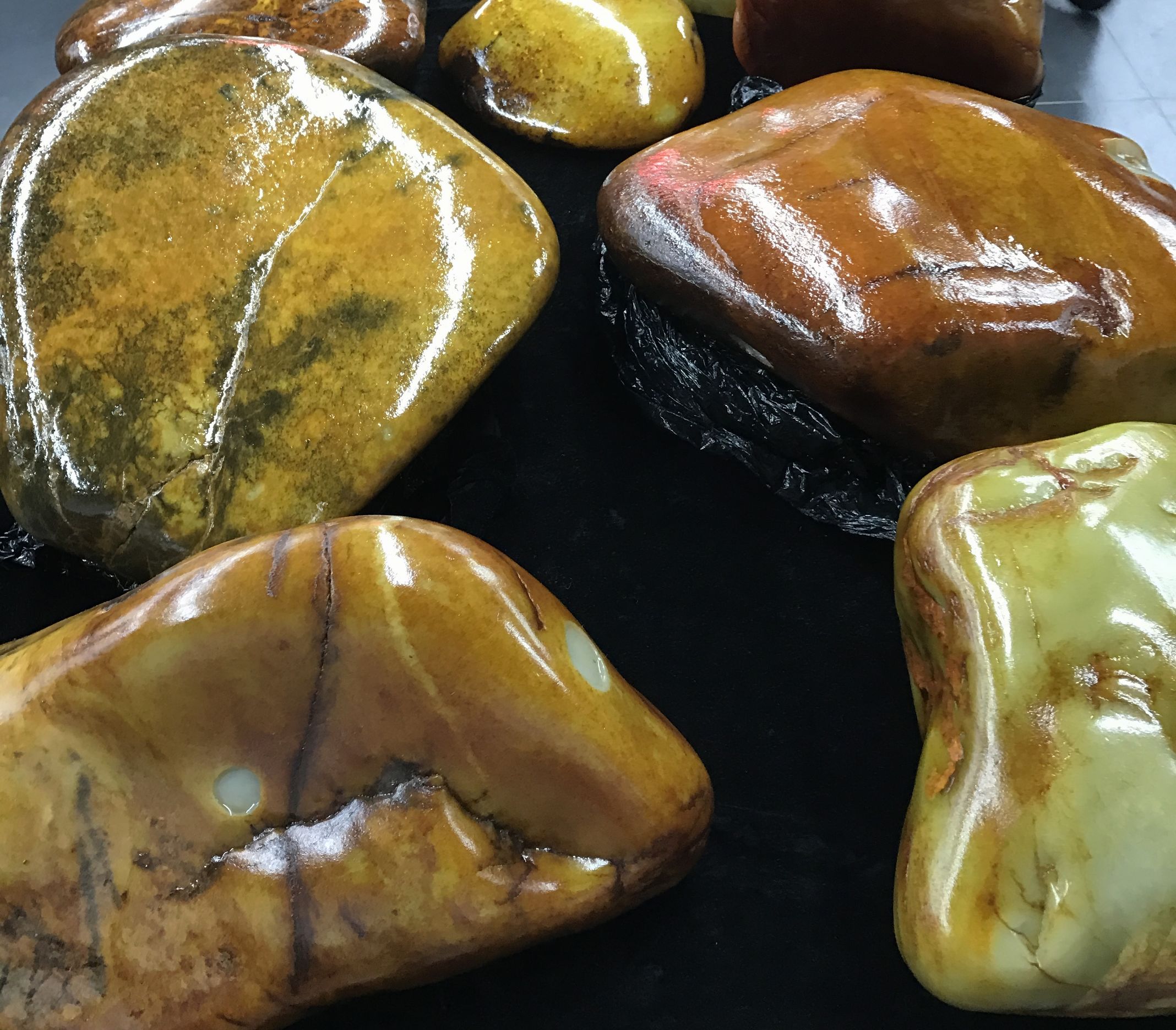 当心!你天价买来的可能只是一块石头