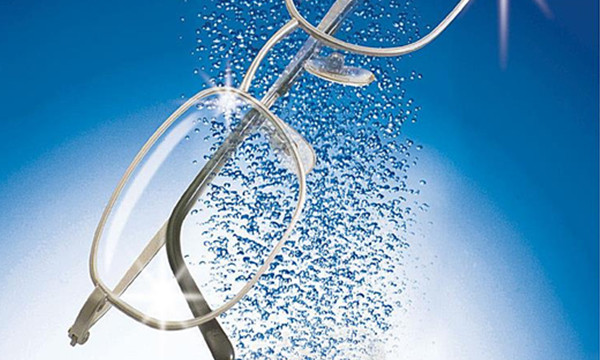 眼镜刮花了怎么修复简单方法,眼镜刮花怎么消除划痕需要多少钱