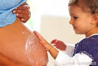 孕期皮肤瘙痒一挠就起小疙瘩,孕期准妈妈身体出现问题