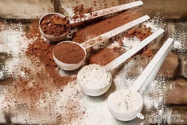 练肌肉不补充蛋白质会怎么样 (健身练肌肉后如何补充蛋白质)