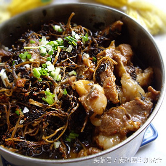 什么草有毒但能治皮肤病,农村常见的草都是治什么病的