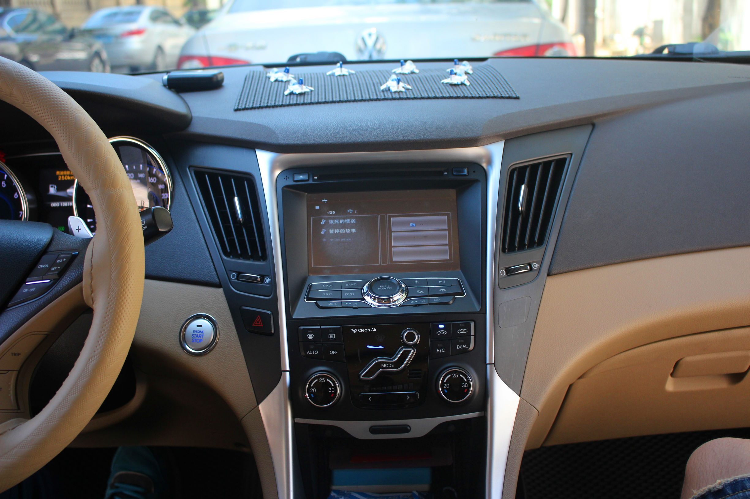 畅影10.4寸索纳塔八大屏导航，为现代之美添彩