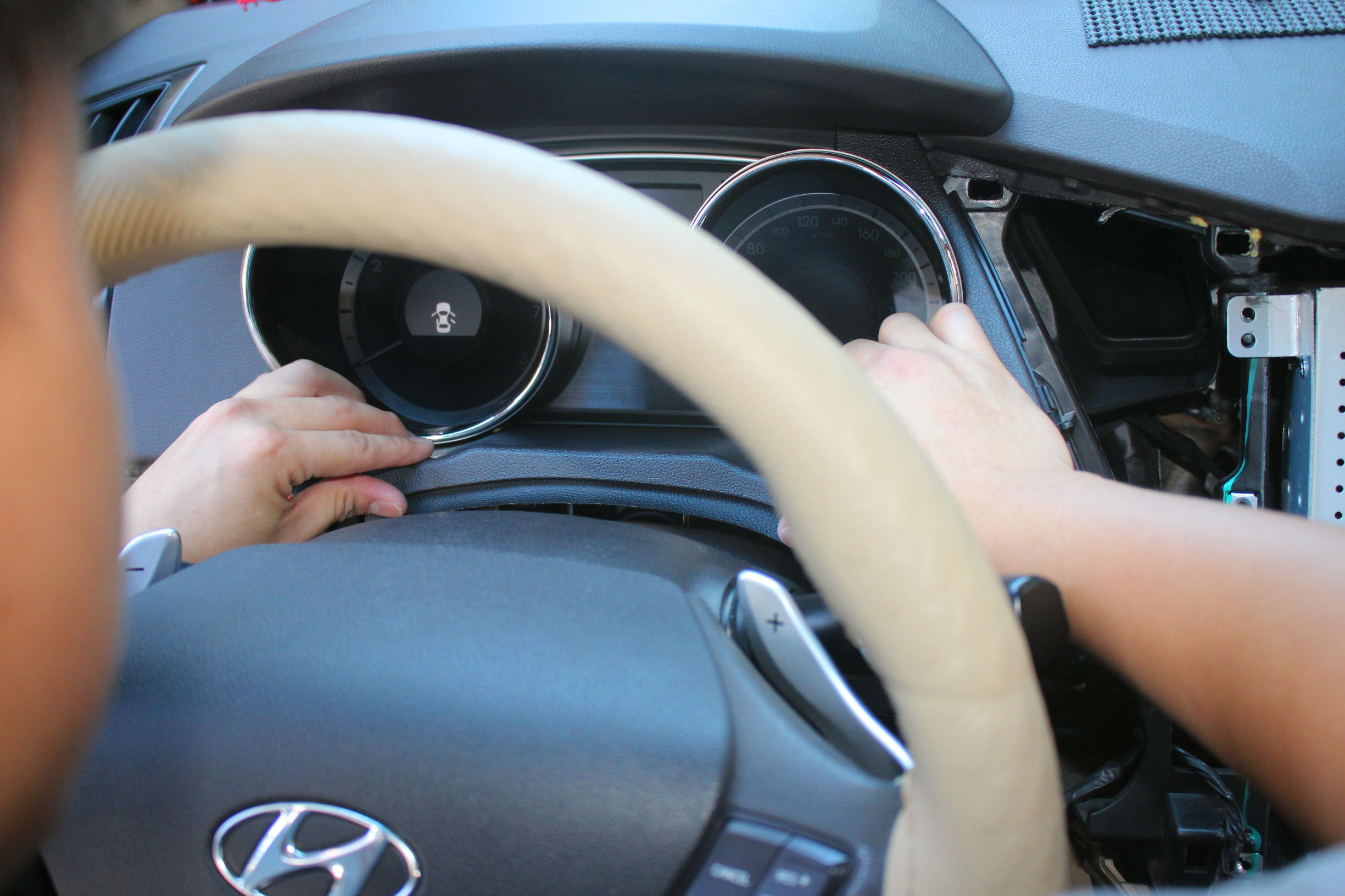 畅影10.4寸索纳塔八大屏导航，为现代之美添彩