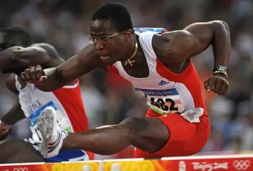 戴了20年的眼镜终于可以摘下来了,戴鼻托掉了的眼镜