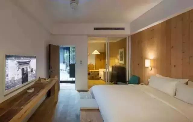 胡守连的“花迹酒店”