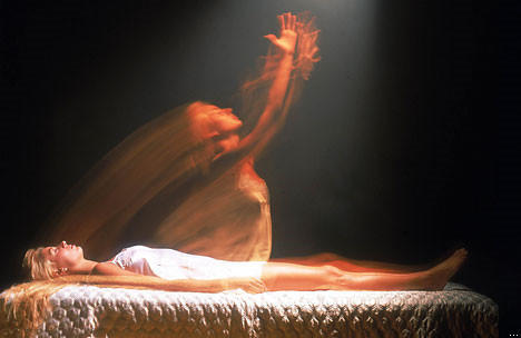 量子纠缠灵魂与神真的存在吗,量子纠缠原理与心灵感应