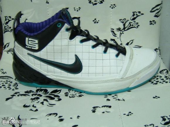 詹姆斯使节系列,詹姆斯使节系列球鞋