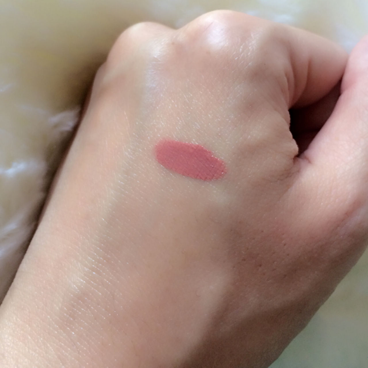 卡姿兰轻吻唇釉mini热卖色v233,阿玛尼唇釉推荐必买色号415和206